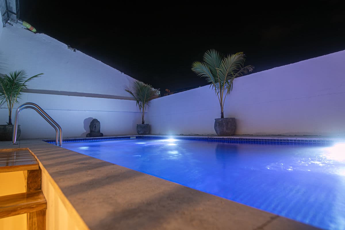 5–7 bedrooms