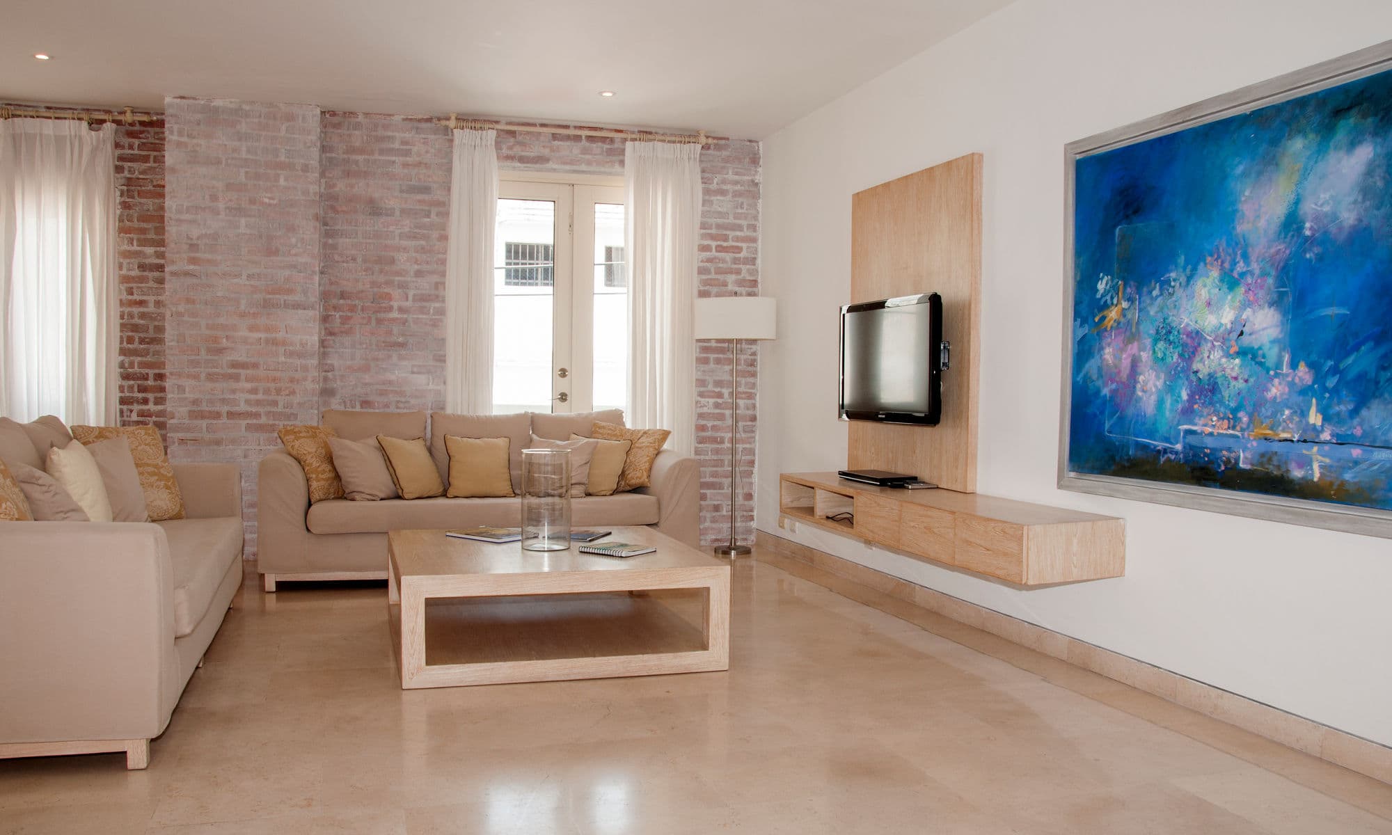 Modern 3 BR Old City Luxury Condo