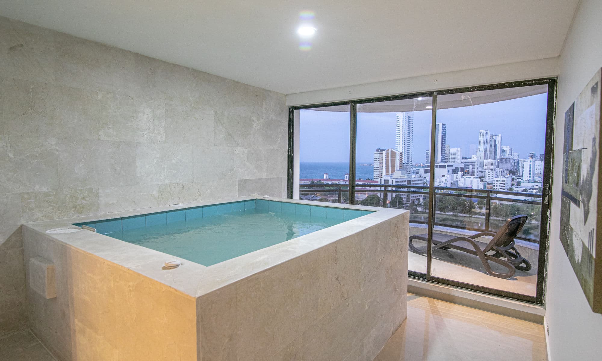 Luxury 4 Bedroom Penthouse with Private Jacuzzi