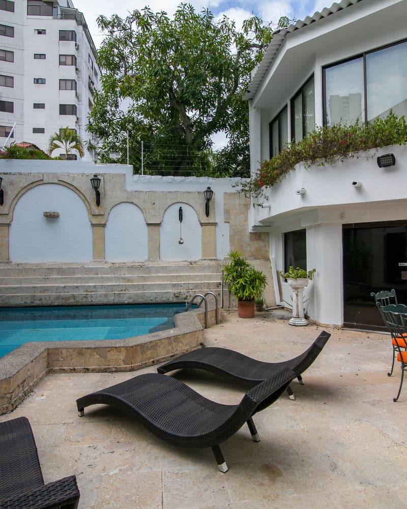 Beautiful 6 Bedroom Mansion in Bocagrande